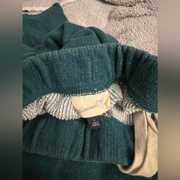 Universal Threads Turquoise Sweats - Picture 3 of 5